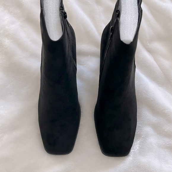 Black suede ankle boots, size 9 - Picture 3 of 8